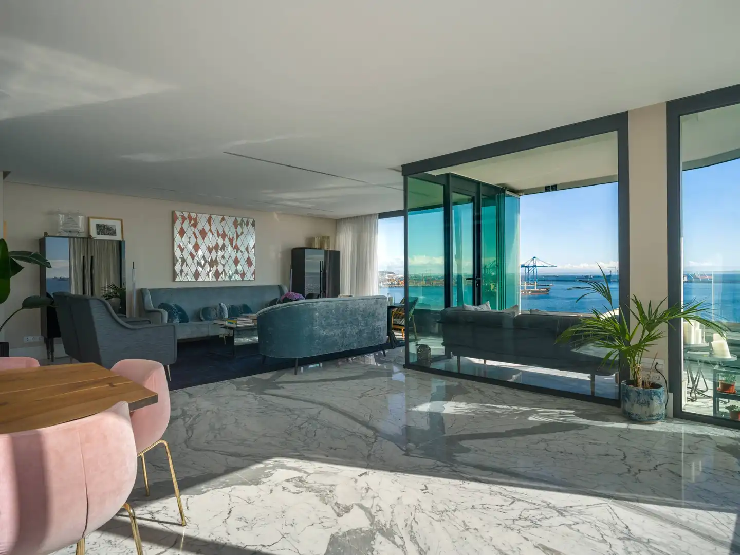 Sala d'estar de Pis de lloguer en Las Palmas de Gran Canaria amb Aire condicionat, Traster i Moblat