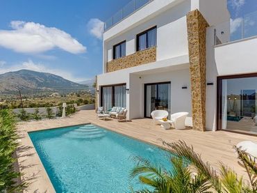 Casa amb piscina en venda a Golf Bahía