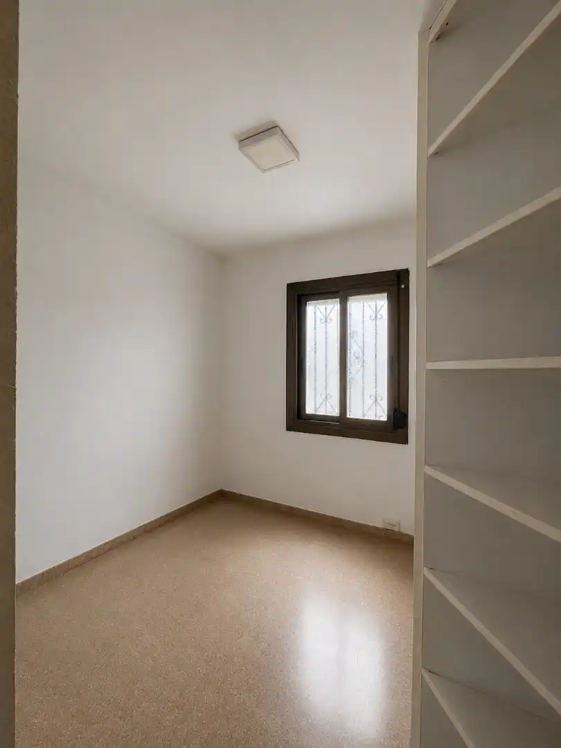 Habitación de Piso en venta en El Prat de Llobregat con Aire acondicionado, Calefacción y Horno