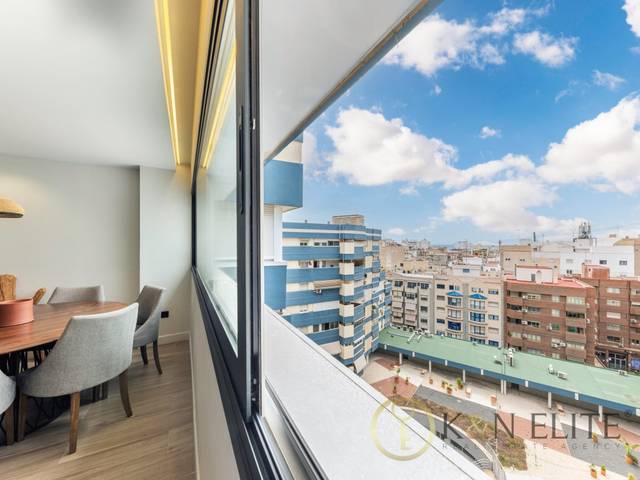 Piso en Venta en Avenida Maisonnave en Ensanche - Diputación