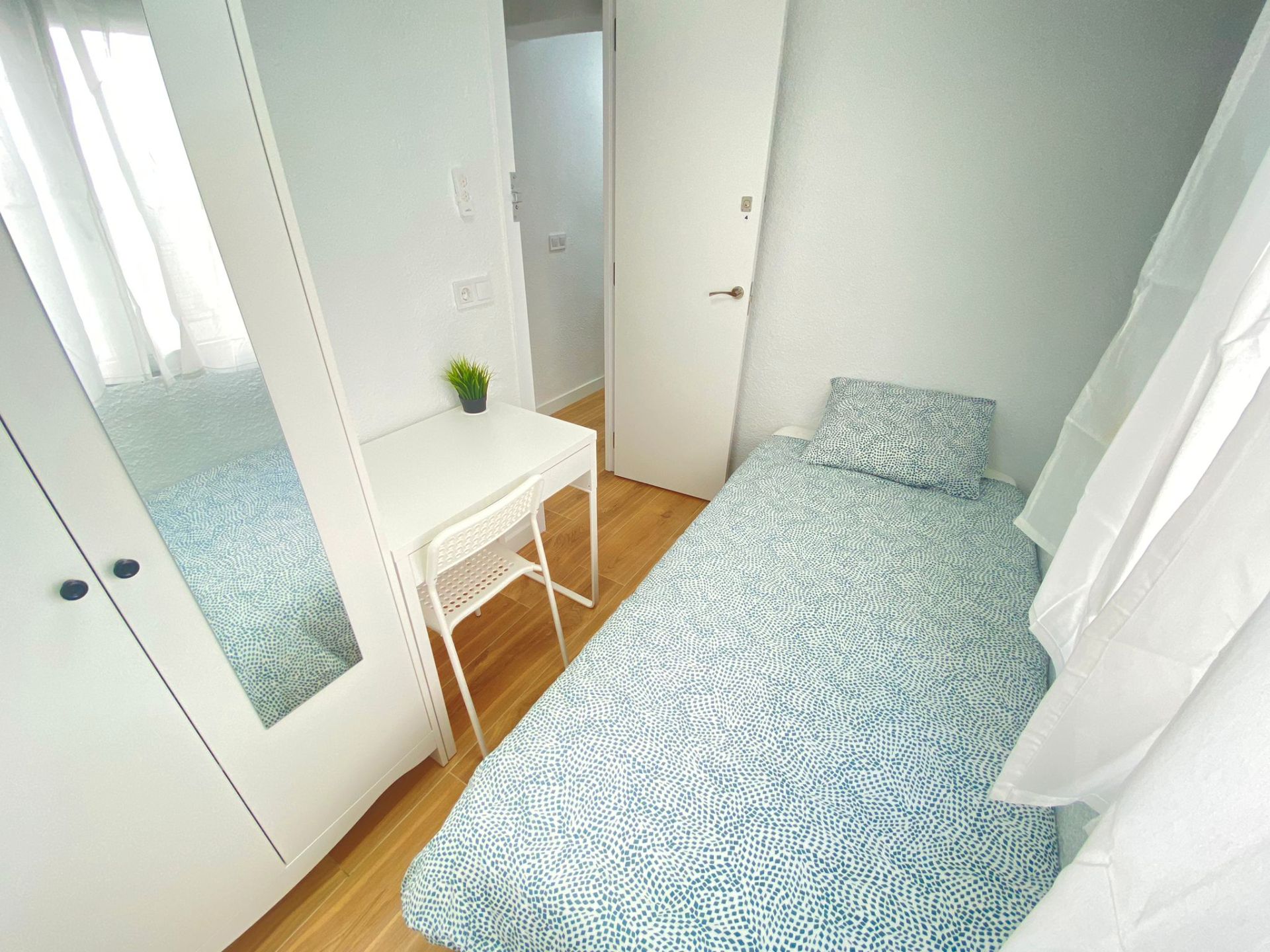 Bedroom of Flat to share in  Madrid Capital  with Heating, Furnished and Oven