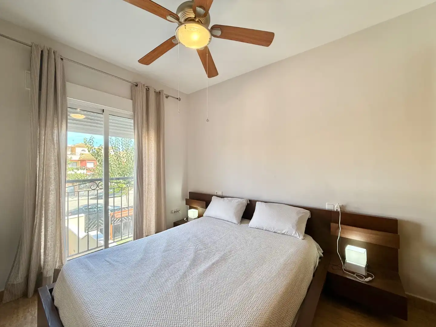 Habitación de Casa adosada de alquiler en Pilar de la Horadada con Aire acondicionado, Calefacción y Jardín privado