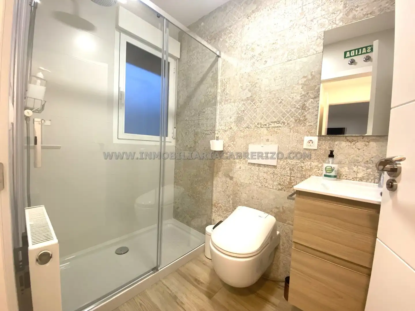 Bathroom of Flat for sale in  Pamplona / Iruña  with Heating, Furnished and Oven