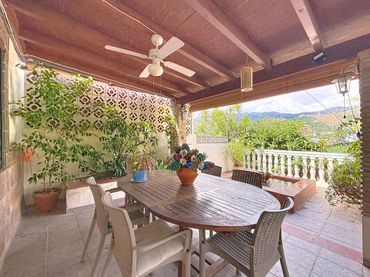 Casa rústica con jardín en venta en Carretera de Torrecuevas