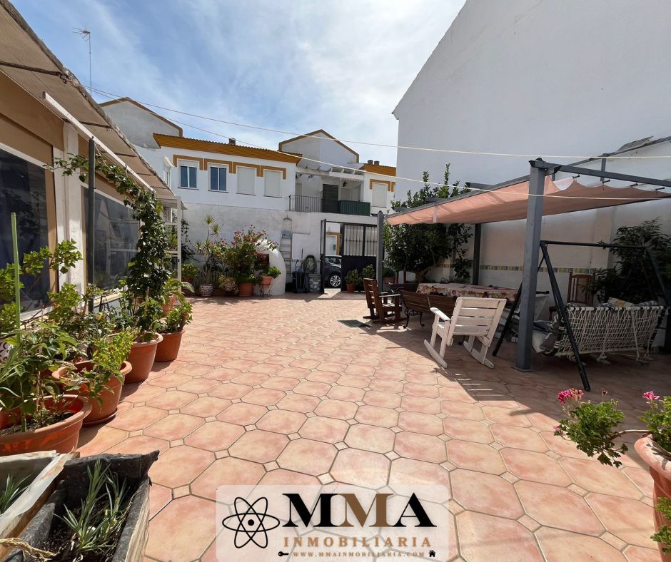 Vista exterior de Casa o xalet en venda en Isla Cristina amb Aire condicionat, Calefacció i Terrassa
