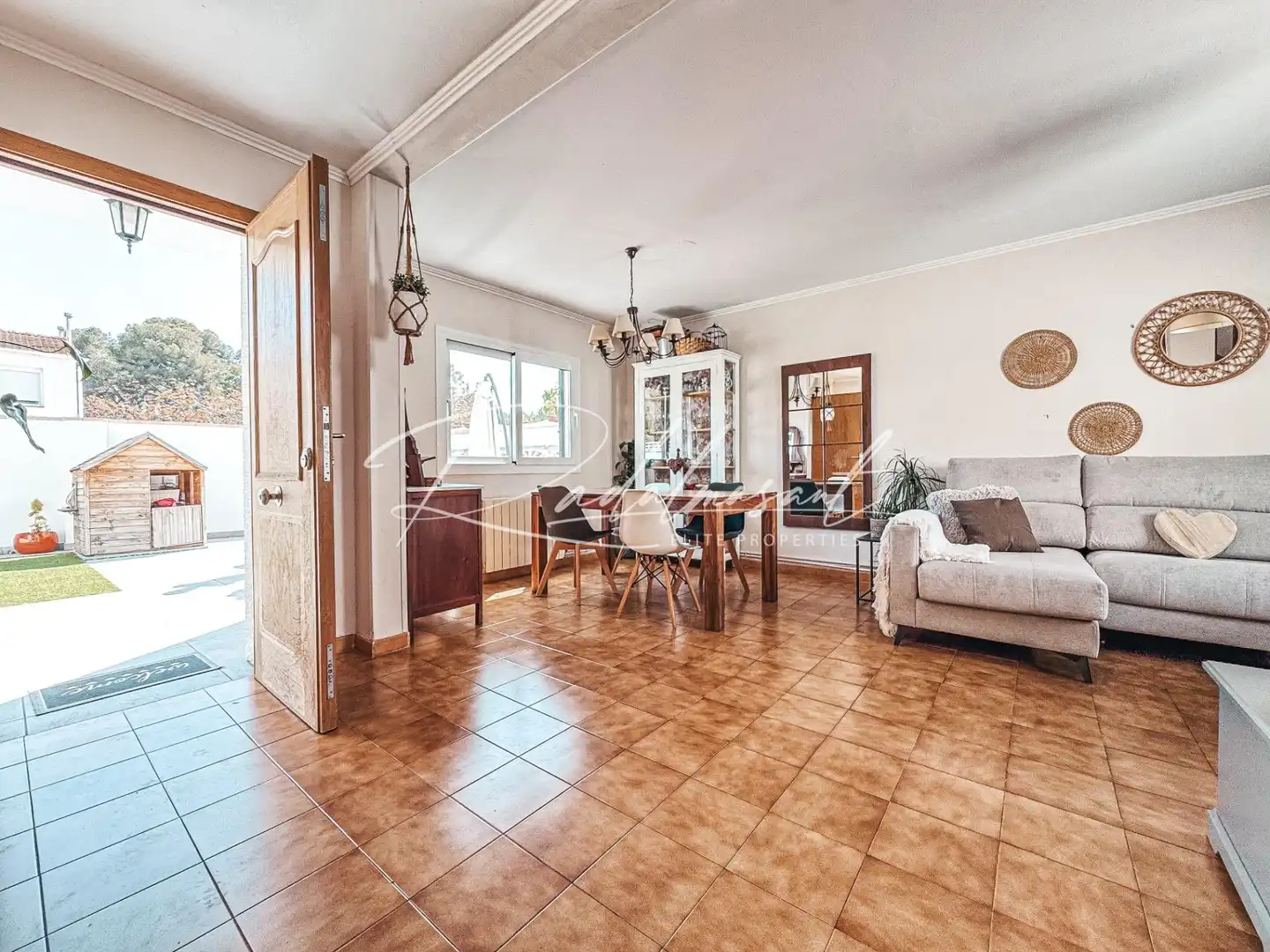 Sala d'estar de Casa o xalet en venda en  Tarragona Capital amb Aire condicionat, Calefacció i Jardí privat