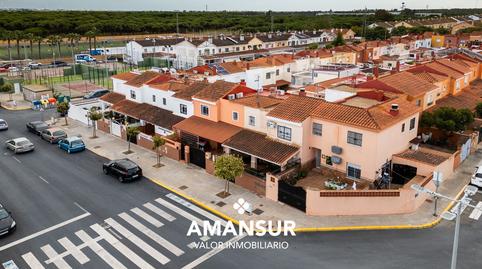 Foto 4 de Casa adosada en venta en Avenida-alcalde Jose Conceglieri, Núcleo urbano, Huelva