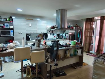 Casa con balcone in vendita a Calle Estatuto de Autonomía
