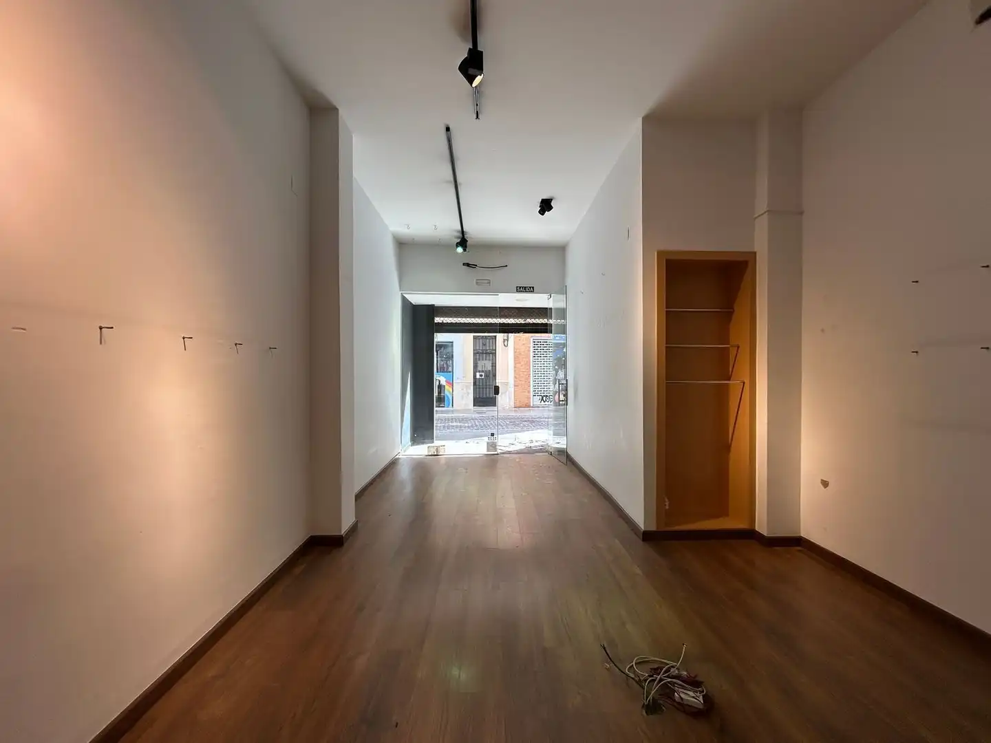 Local comercial de lloguer a Calle de Alloza, imagen 4