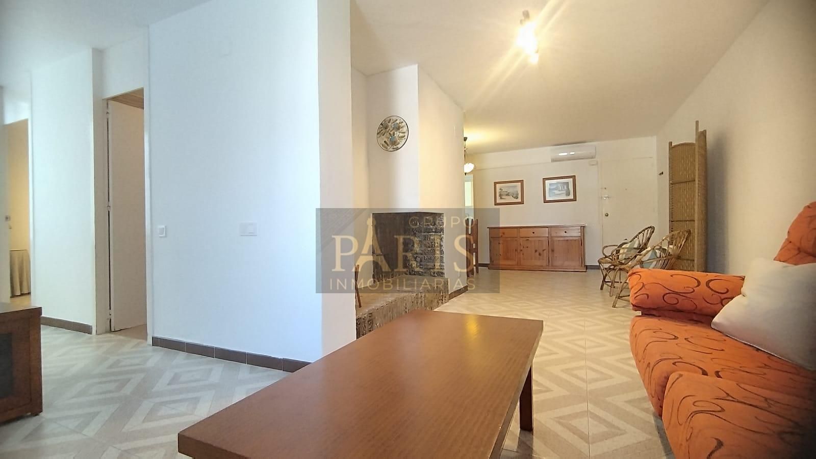 Sala d'estar de Apartament de lloguer en La Manga del Mar Menor amb Aire condicionat, Calefacció i Terrassa