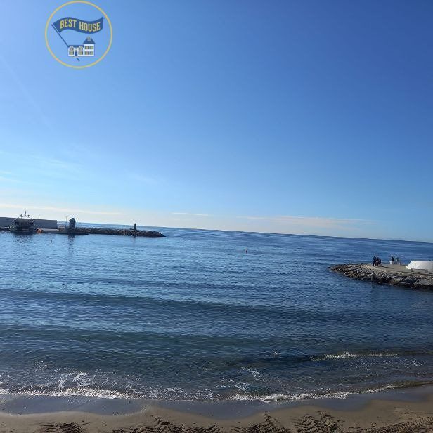 Vista exterior de Apartament en venda en Marbella amb Aire condicionat, Calefacció i Parquet