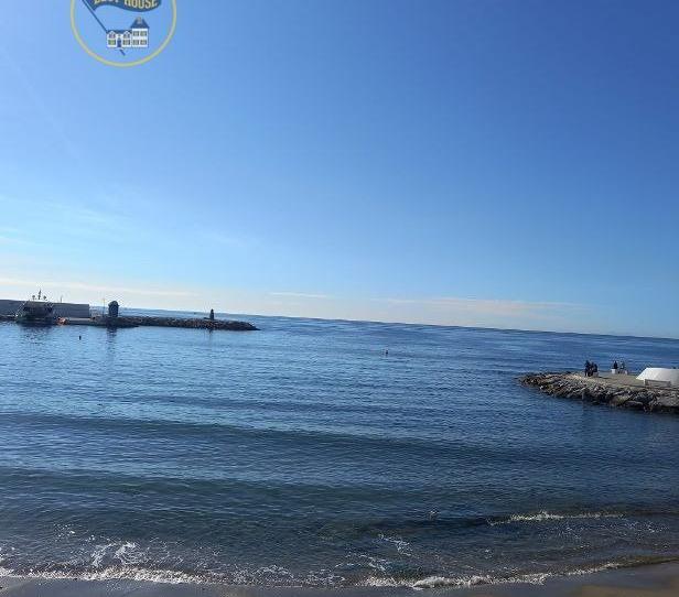 Photo 1 of Apartment for sale in Playa Bajadilla - Puertos, Málaga