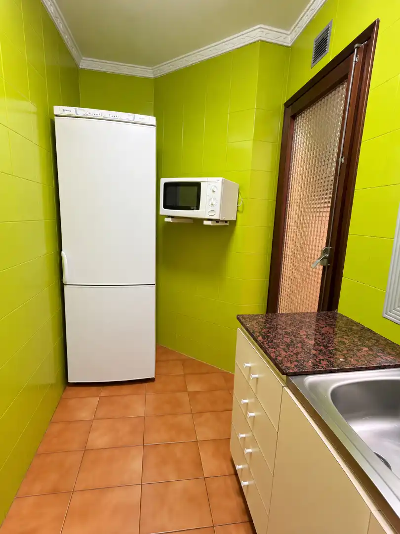Cuina de Pis en venda en Cerdanyola del Vallès amb Moblat i Balcó