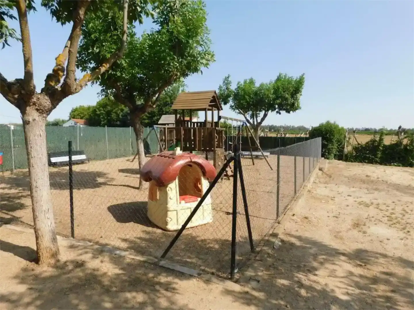 Aparcament de Casa o xalet en venda en Villanueva de la Serena amb Aire condicionat i Piscina
