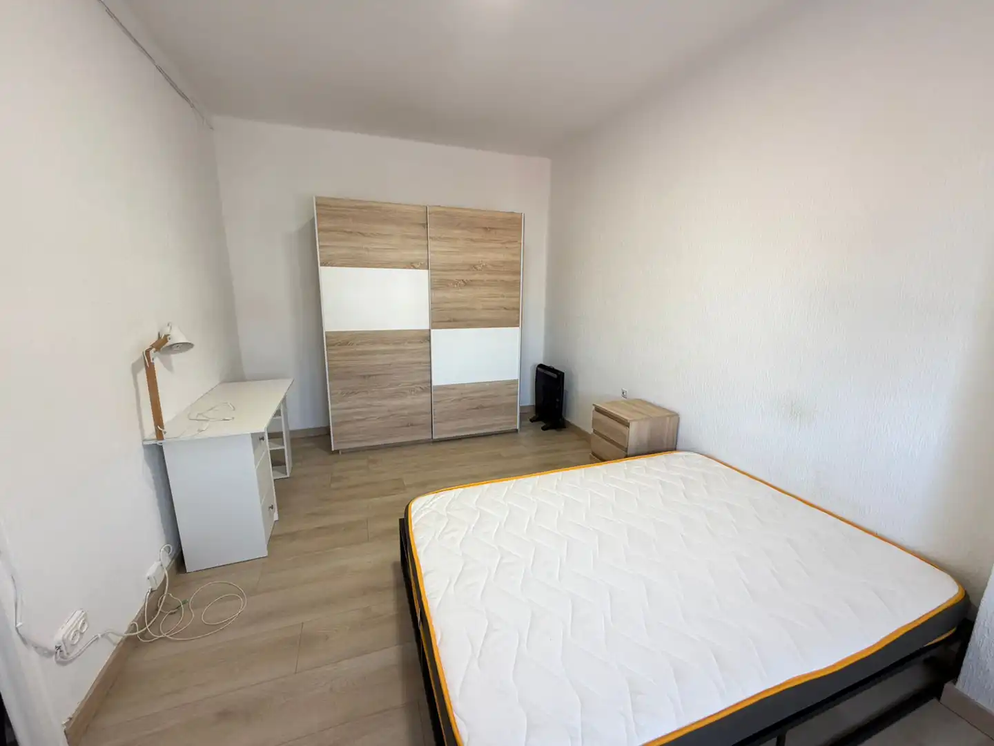Habitación de Piso de alquiler en Lleida con Aire acondicionado, Calefacción y Parquet