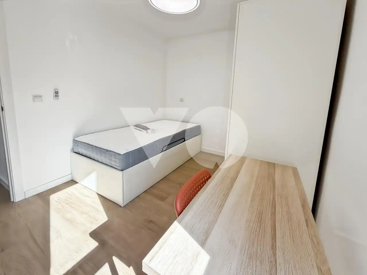 Habitación de Piso para compartir en Madrid con Calefacción y Amueblado