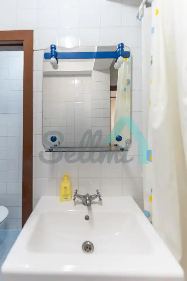 Baño de Piso de alquiler en Aller con Calefacción, Trastero y Amueblado