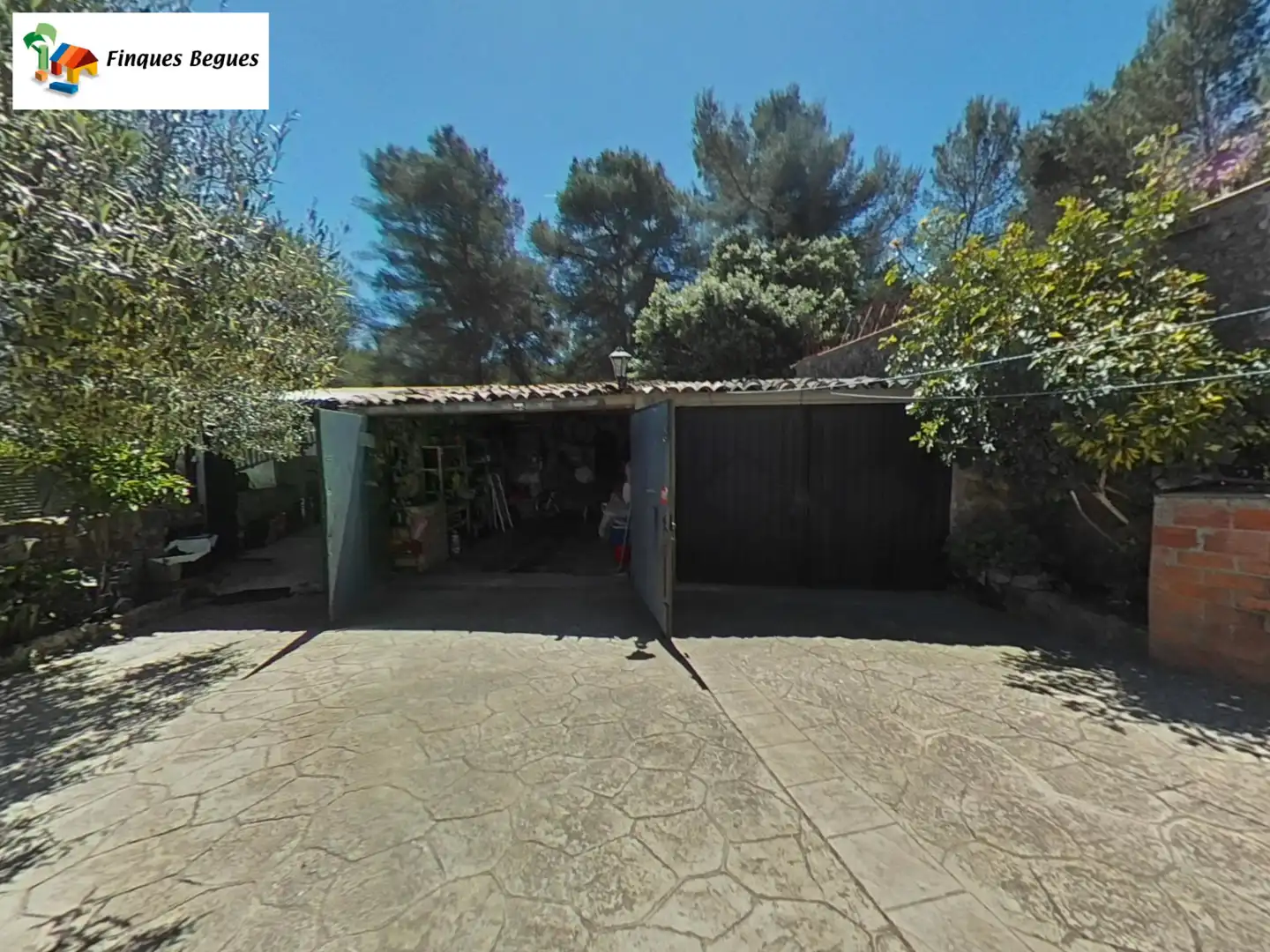 Aparcament de Finca rústica en venda en Begues amb Calefacció, Jardí privat i Moblat