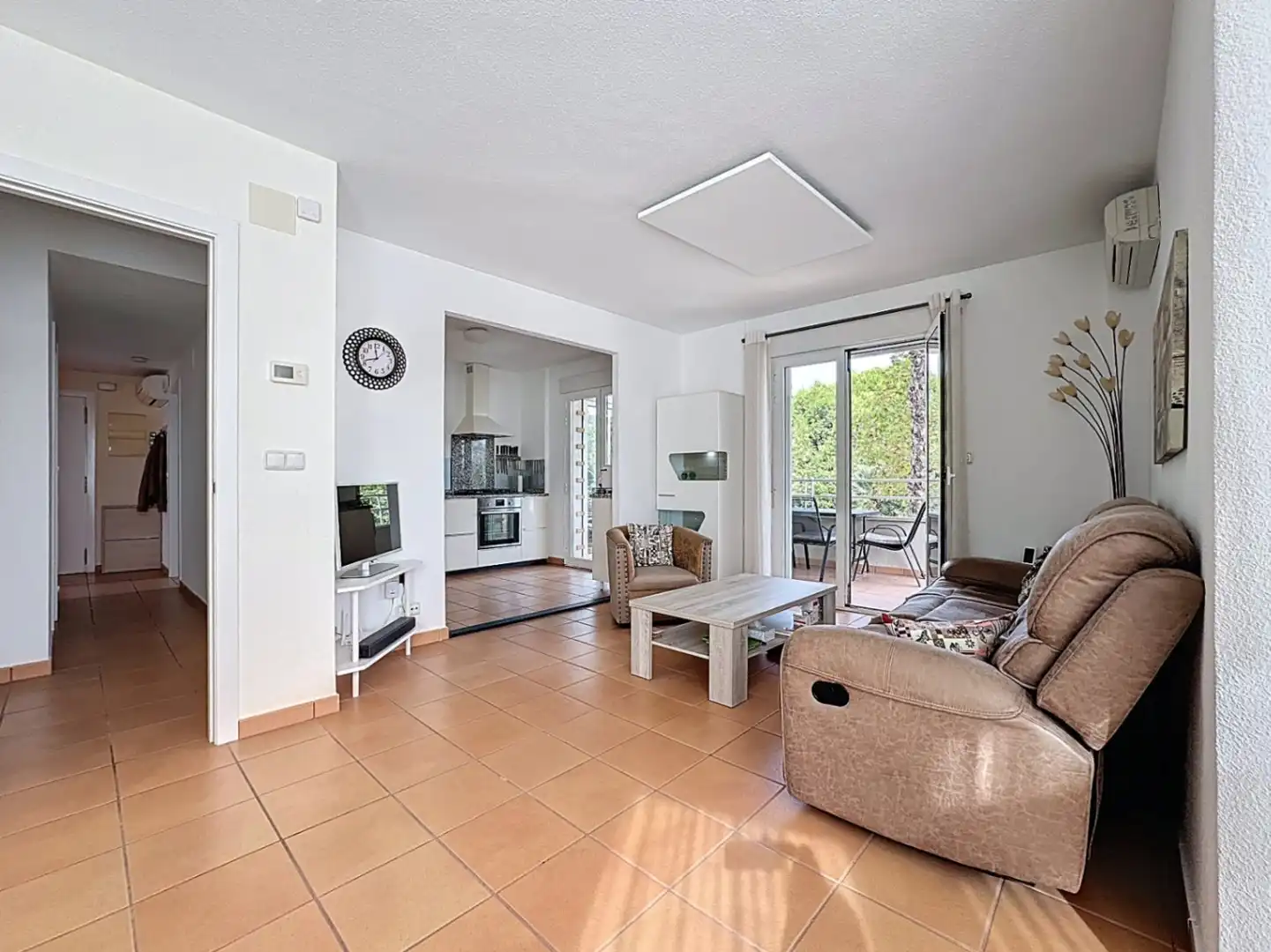 Wohnzimmer von Wohnung zum Verkauf in L'Alfàs del Pi mit Klimaanlage, Heizung und Privatgarten
