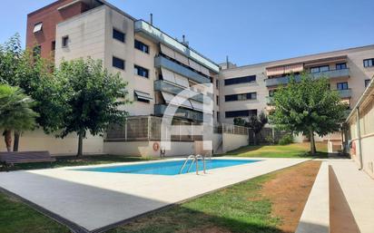 Swimming pool of Flat for sale in Sant Feliu de Llobregat  with Air Conditioner, Terrace and Swimming Pool