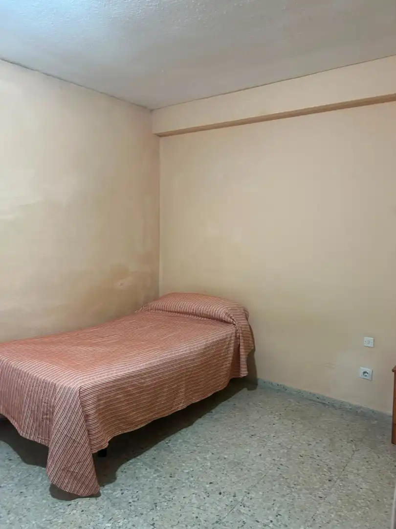 Habitación de Piso en venta en Jaén con Amueblado y Balcón