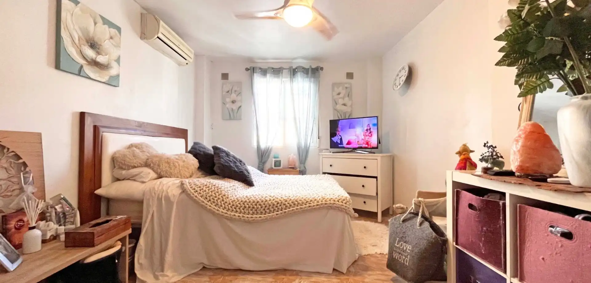 Dormitori de Casa o xalet en venda en Orihuela amb Piscina