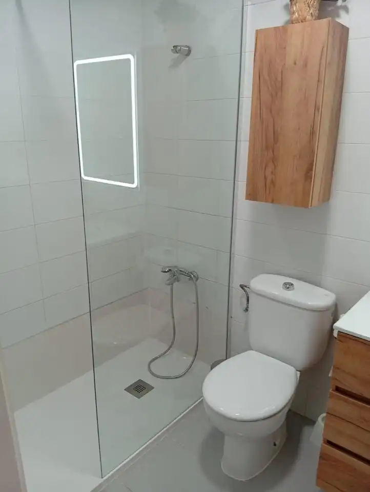 Badezimmer von Wohnungen zur Miete in El Puerto de Santa María mit Möbliert