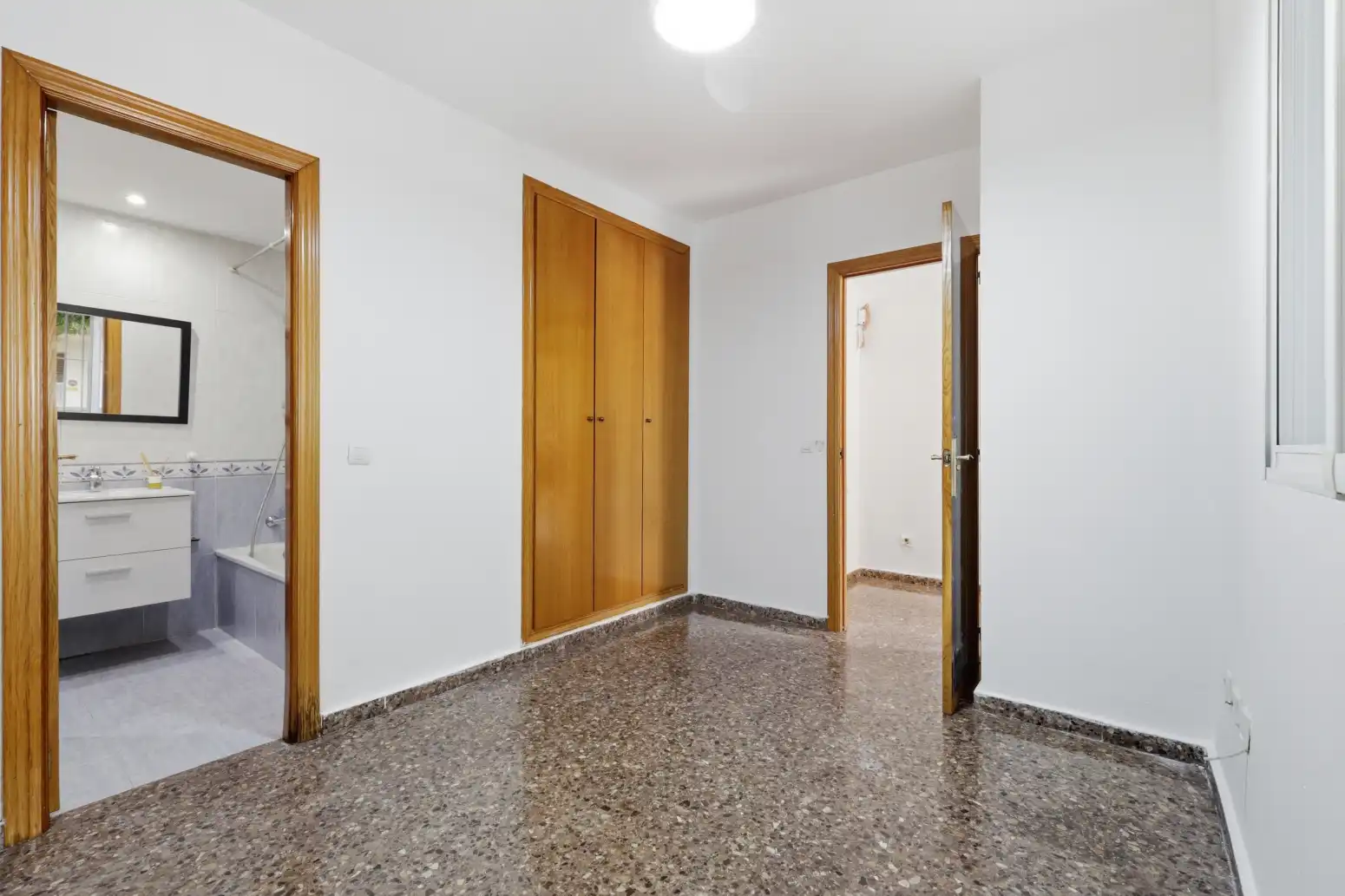 Wohnung zum Verkauf in Alaquàs mit Klimaanlage, Terrasse und Abstellraum