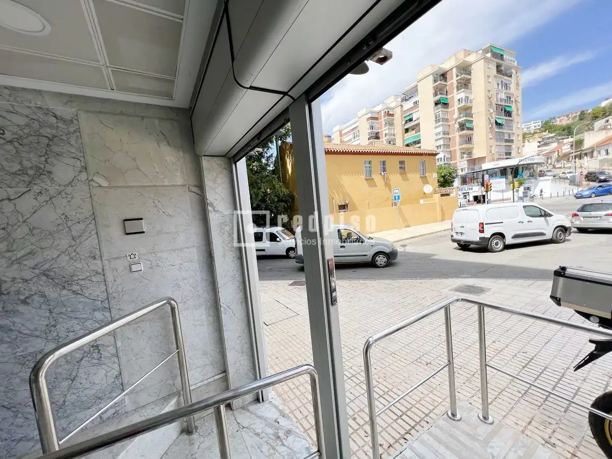 Vista exterior de Local en venta en Málaga con Aire acondicionado