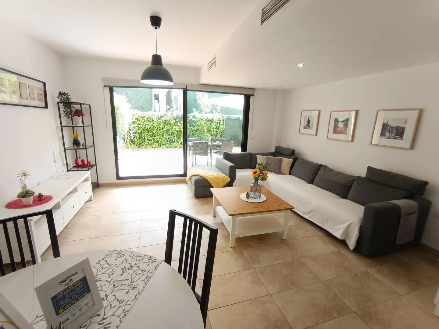 Sala de estar de Casa adosada en venta en Molina de Segura con Aire acondicionado, Calefacción y Jardín privado