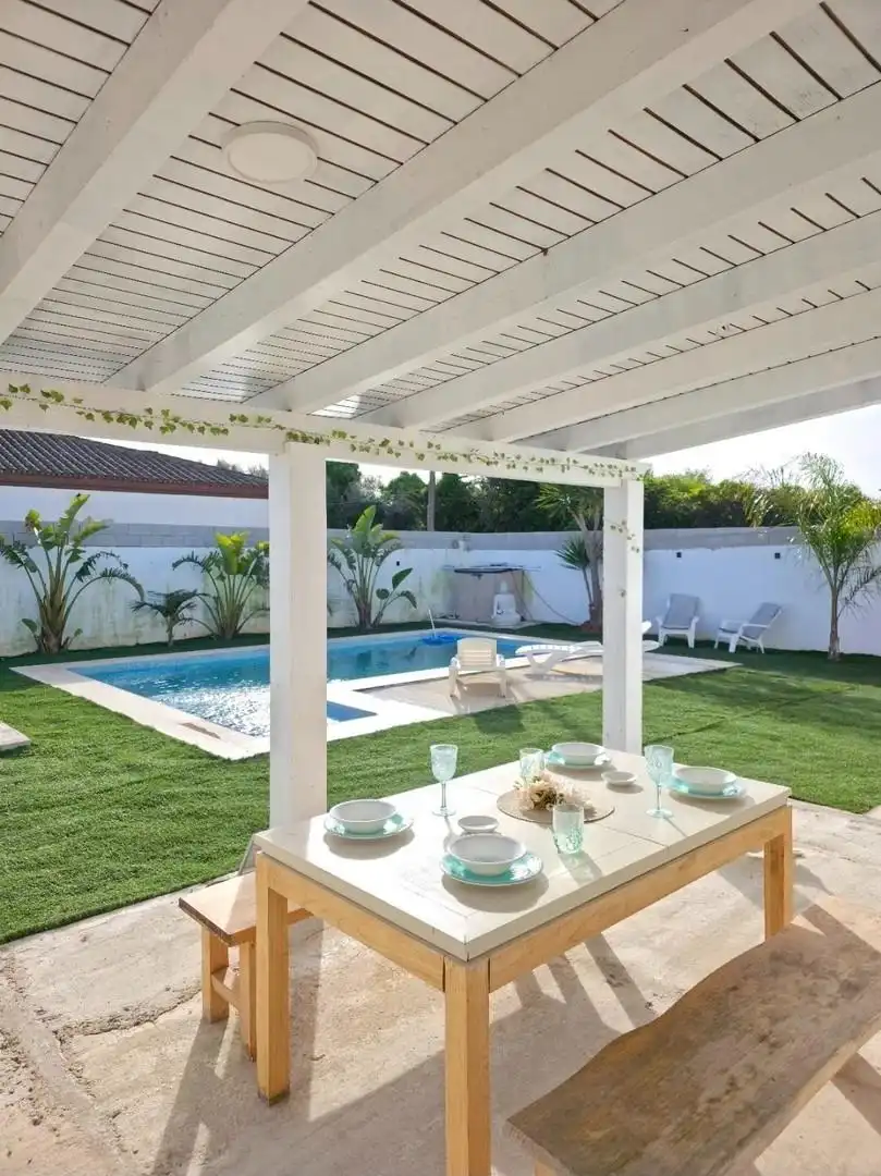 Terrassa de Casa o xalet en venda en Chiclana de la Frontera amb Piscina comunitària