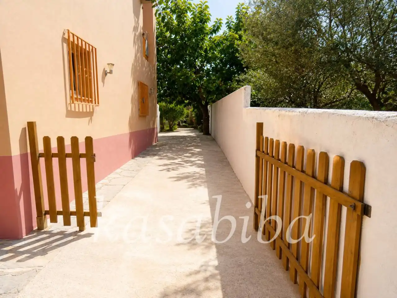 Vista exterior de Casa o xalet en venda en Albalat dels Tarongers amb Aire condicionat, Calefacció i Jardí privat