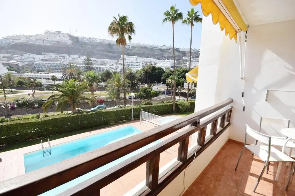 Vista exterior de Apartamento de alquiler en Mogán con Amueblado, Balcón y Piscina comunitaria