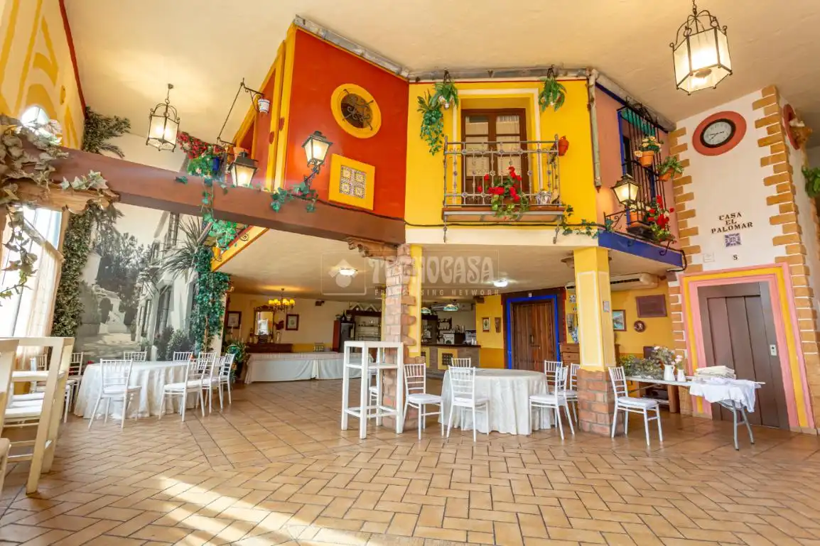Houses for sale in Algeciras  with Air Conditioner and Swimming Pool