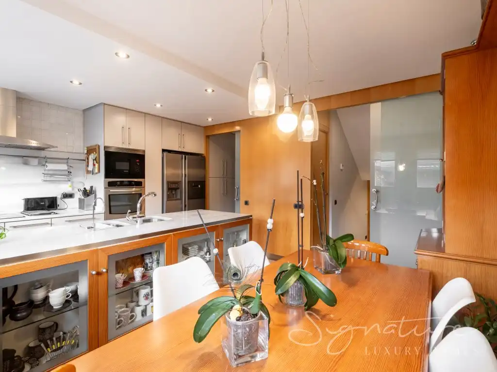 Kitchen of Detached homes for sale in Sant Cugat del Vallès  with Air Conditioner, Private garden and Terrace