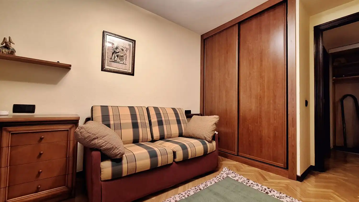 Habitación de Piso de alquiler en Oviedo  con Calefacción, Parquet y Amueblado