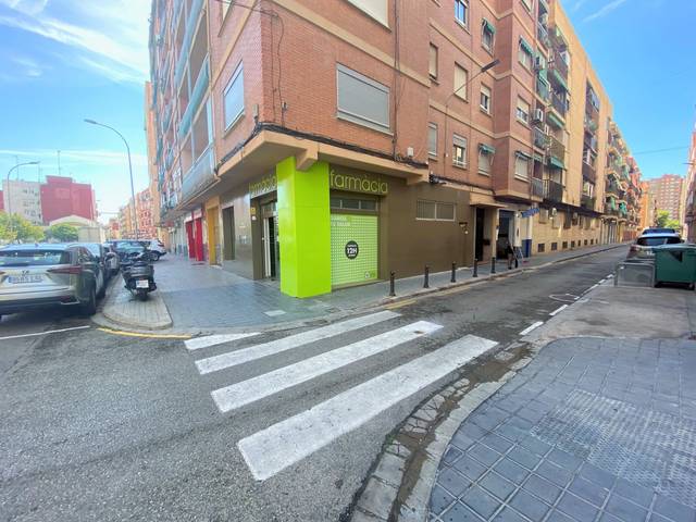 Local comercial en Alquiler en Carrer d'Empar Ballester en Beteró