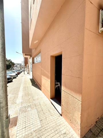 Local comercial en Alquiler en Mar Adriatico en Tarifa ciudad