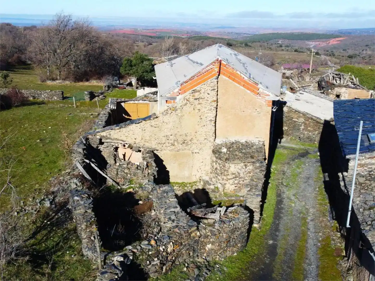 Vista exterior de Pis en venda en Riaza amb Jardí privat, Traster i Balcó