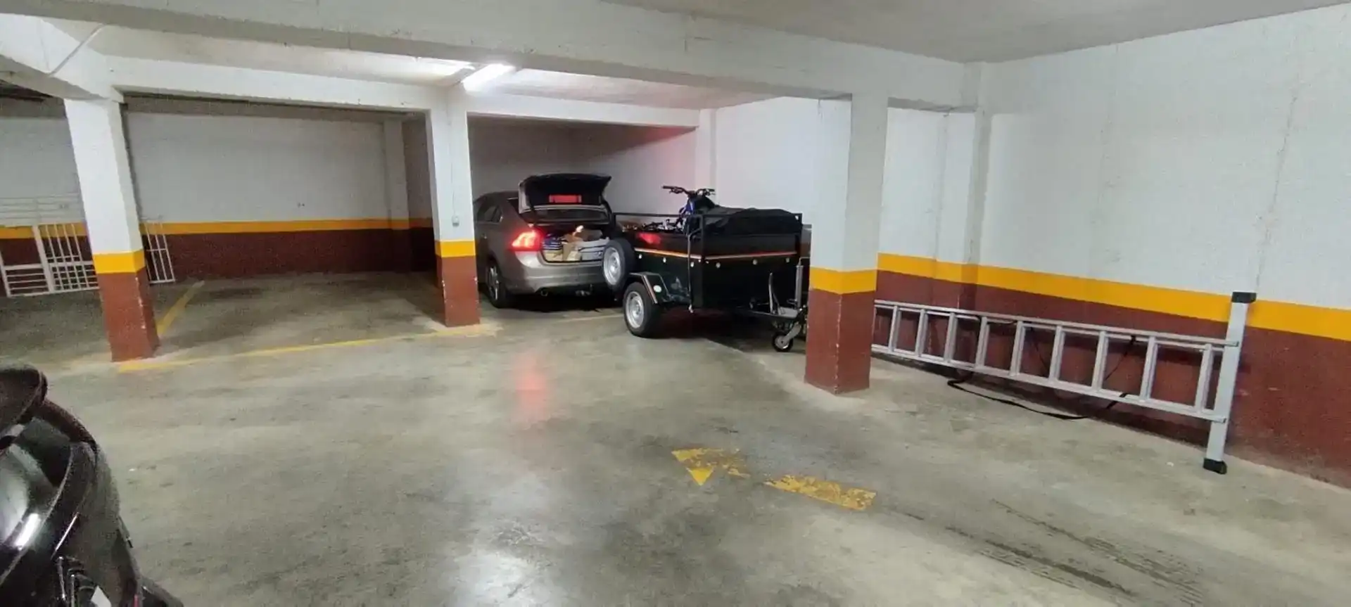 Parking de Piso en venta en Rota con Piscina, Amueblado y Horno