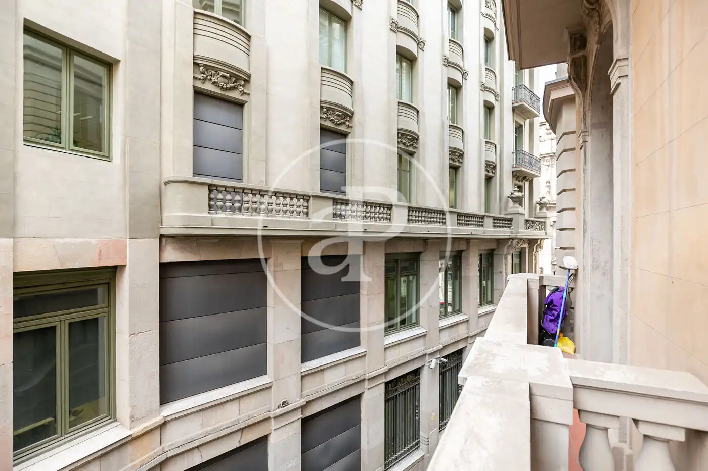Außenansicht von Wohnung zum Verkauf in Barcelona mit Klimaanlage, Heizung und Möbliert