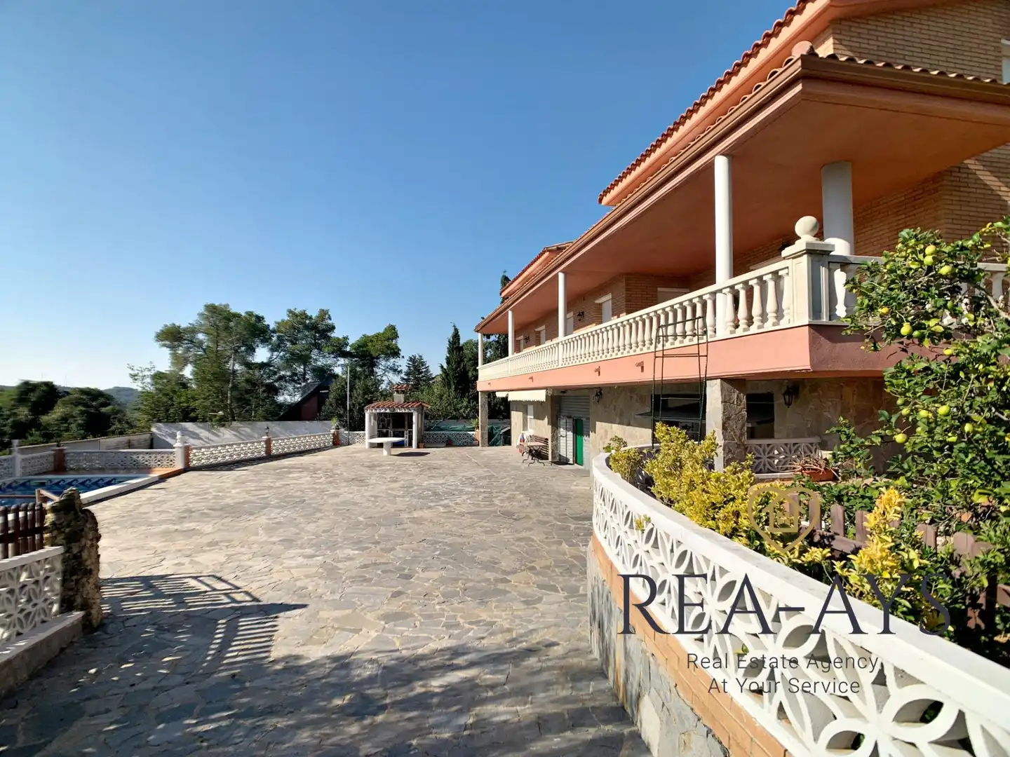 Vista exterior de Casa o chalet en venta en Vallirana con Jardín privado, Terraza y Trastero