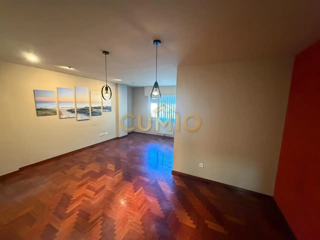 Maisonette zum Verkauf in Nigrán mit Heizung, Parkett und Abstellraum