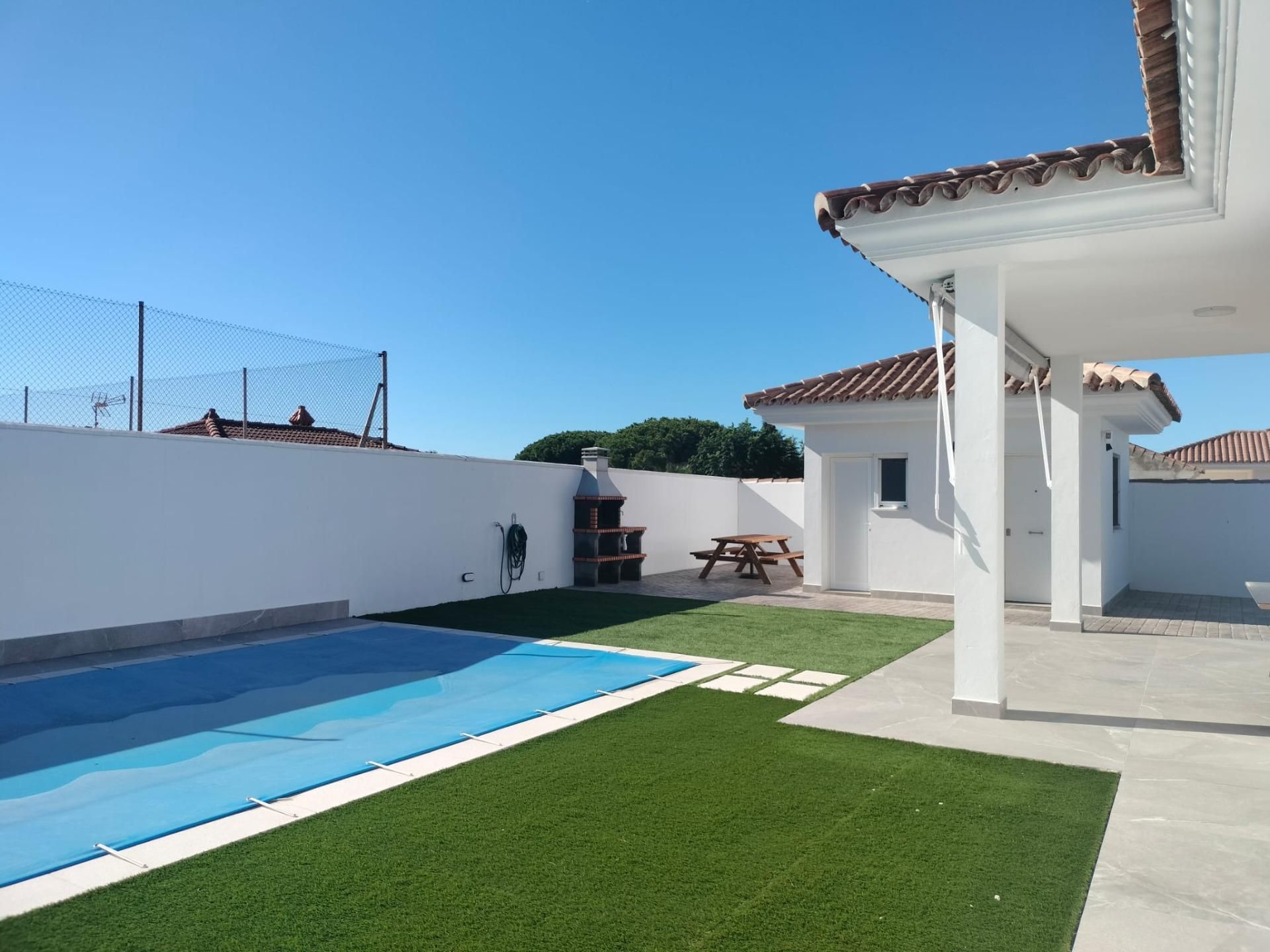 Piscina de Casa o xalet en venda en Chiclana de la Frontera amb Piscina