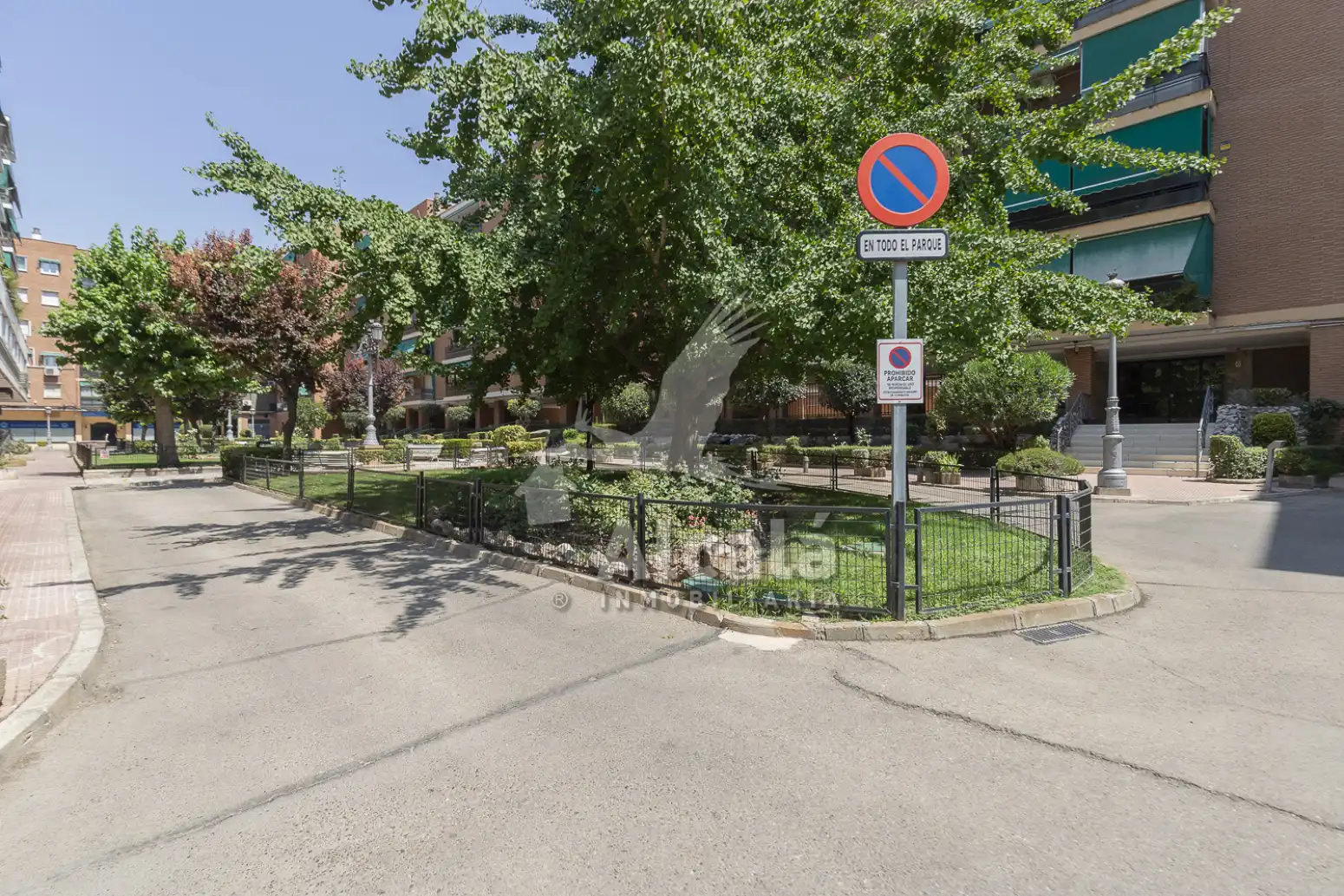 Vista exterior de Piso en venta en Alcalá de Henares con Calefacción, Jardín privado y Parquet