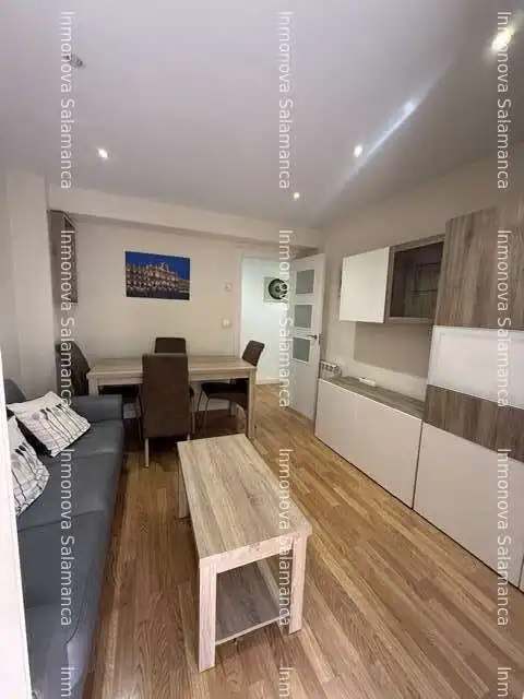 Sala de estar de Piso en venta en Salamanca con Calefacción, Amueblado y Balcón