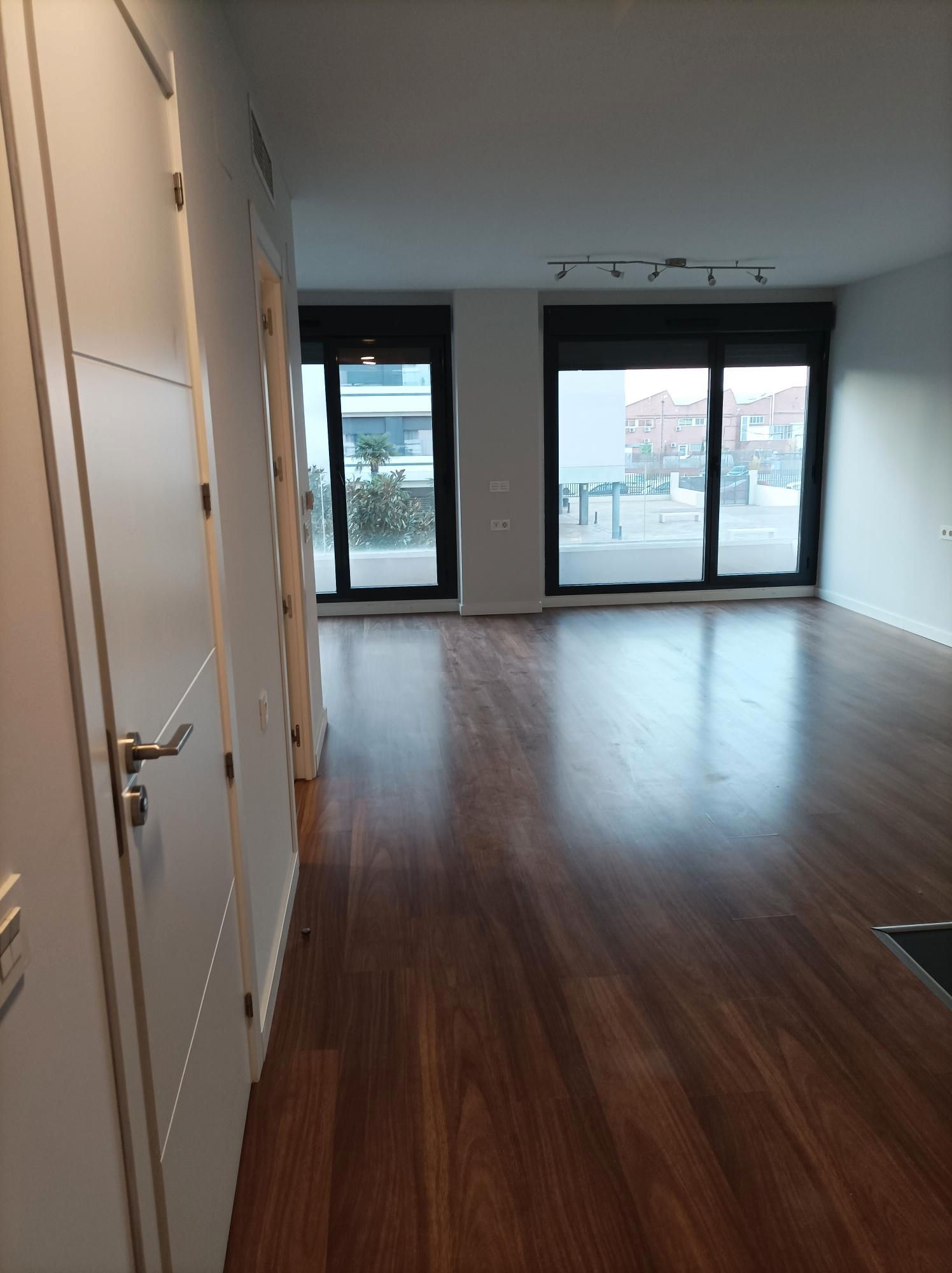 Flat to rent in Calle del Lucero del Alba, Los Ángeles