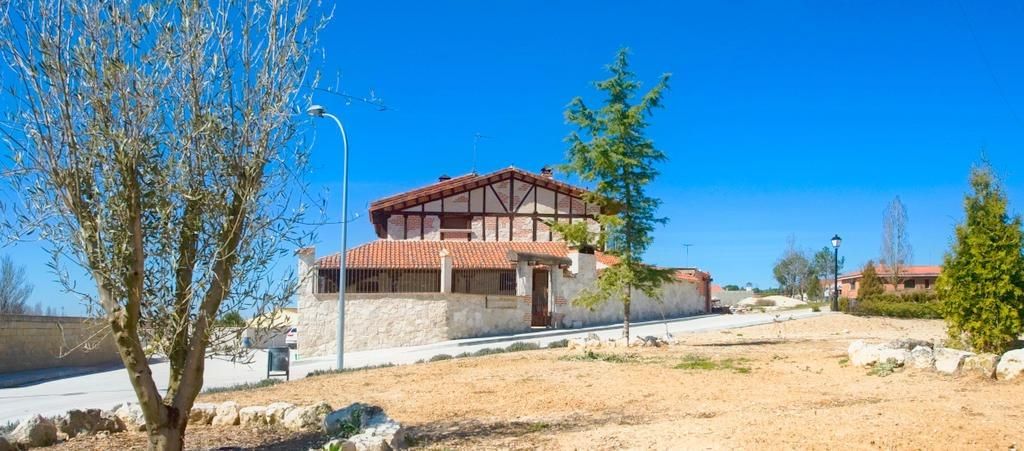 Vista exterior de Casa o chalet en venta en San Miguel del Arroyo con Calefacción, Jardín privado y Terraza