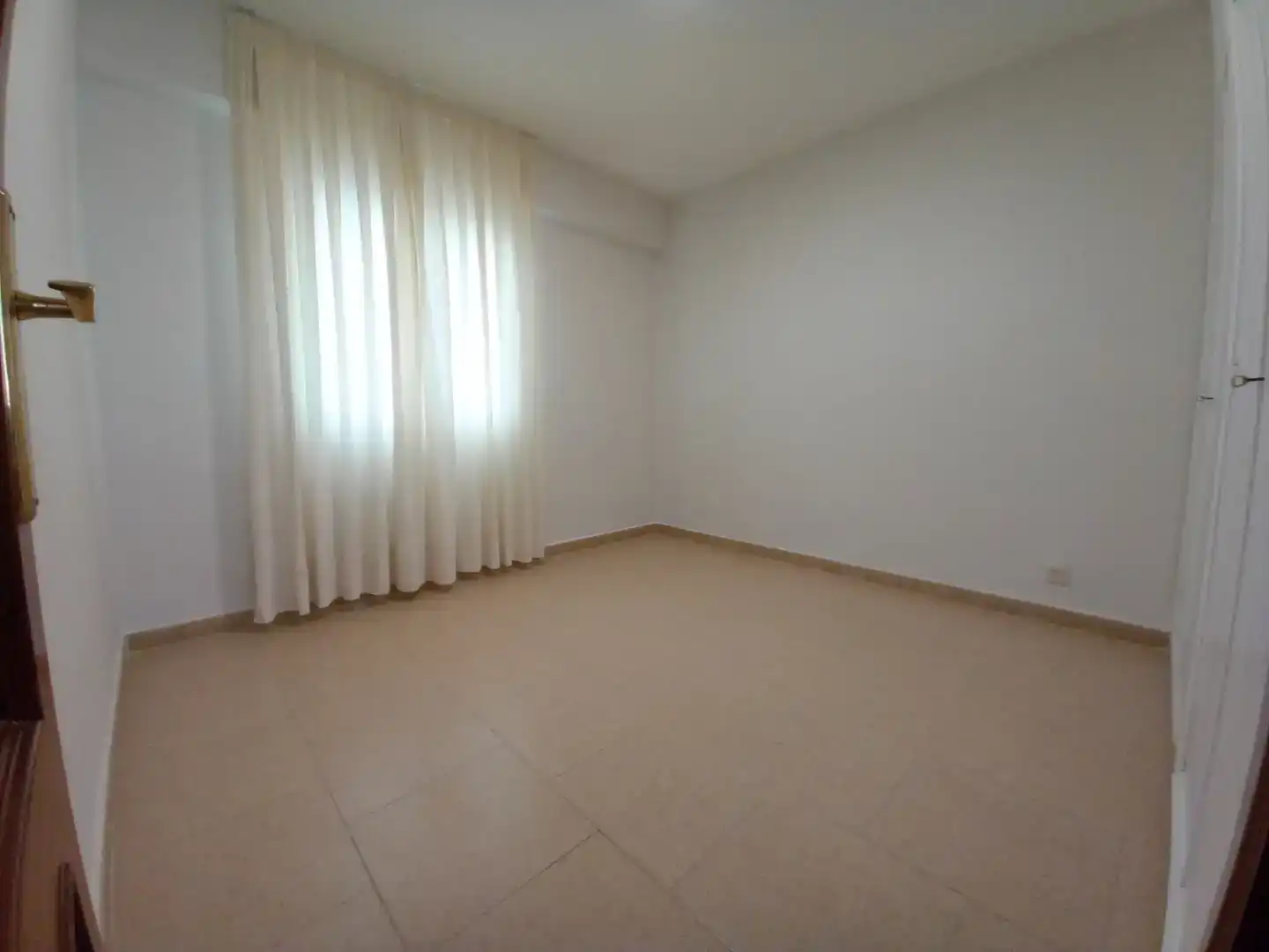 Bedroom of Flat for sale in  Sevilla Capital  with Air Conditioner and Balcony