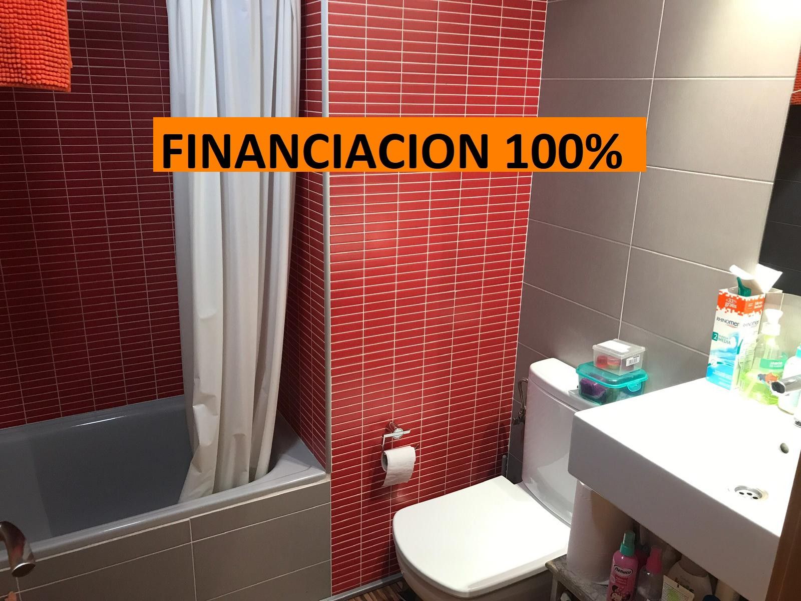 Bany de Pis en venda en  Zaragoza Capital amb Terrassa, Moblat i Forn
